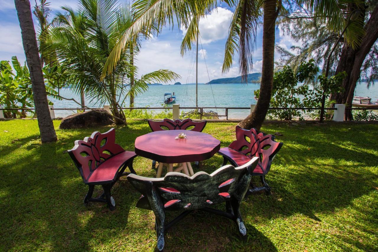 Villa Miracle Rawai Exterior photo