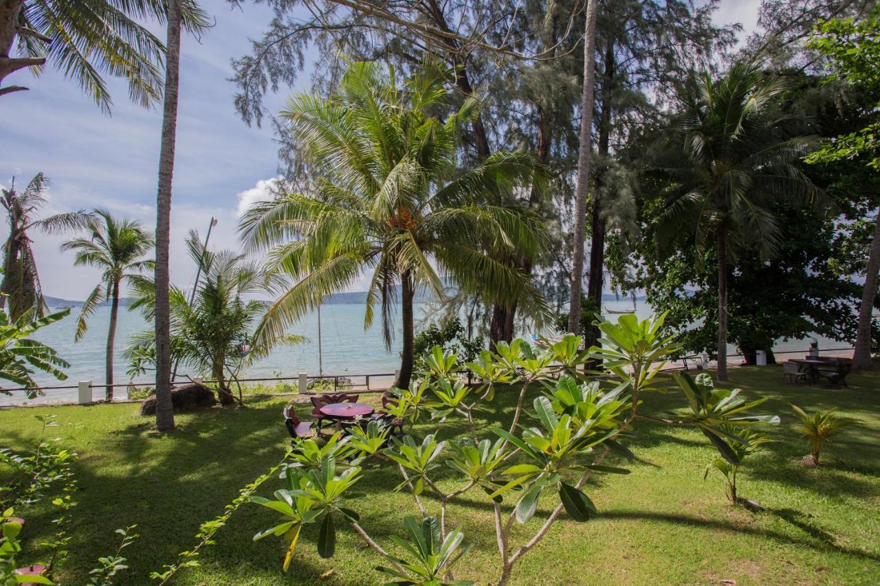 Villa Miracle Rawai Exterior photo