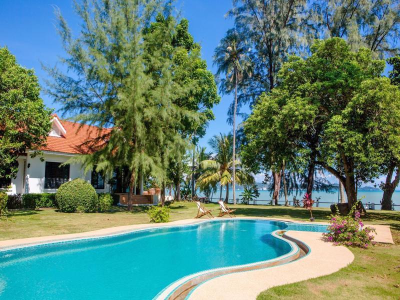Villa Miracle Rawai Exterior photo