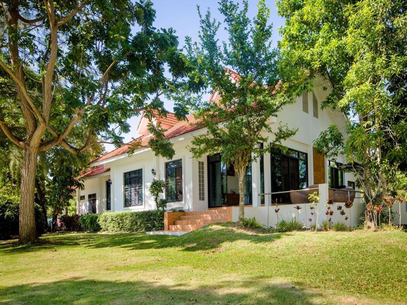 Villa Miracle Rawai Exterior photo